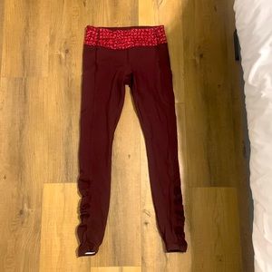 Lulu lemon size 4 burgundy leggings